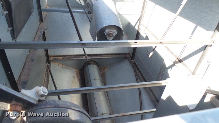 image for item BU9442 1981 Gleaner M2 combine