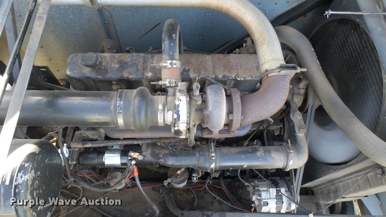 image for item BU9442 1981 Gleaner M2 combine