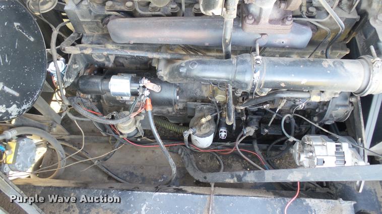 image for item BU9442 1981 Gleaner M2 combine