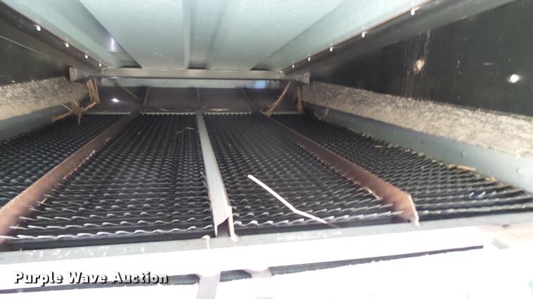 image for item BU9442 1981 Gleaner M2 combine