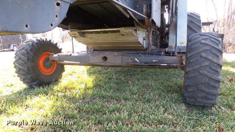 image for item BU9442 1981 Gleaner M2 combine