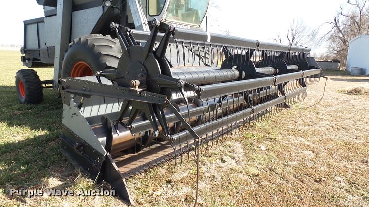 image for item BU9442 1981 Gleaner M2 combine