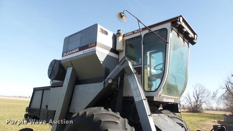 image for item BU9442 1981 Gleaner M2 combine