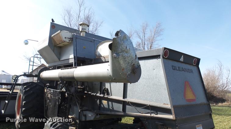 image for item BU9442 1981 Gleaner M2 combine