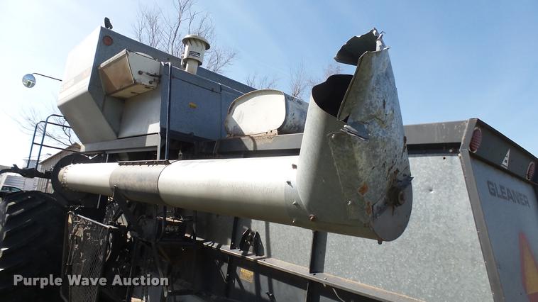 image for item BU9442 1981 Gleaner M2 combine