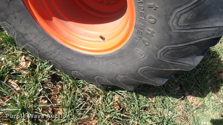 image for item BU9442 1981 Gleaner M2 combine