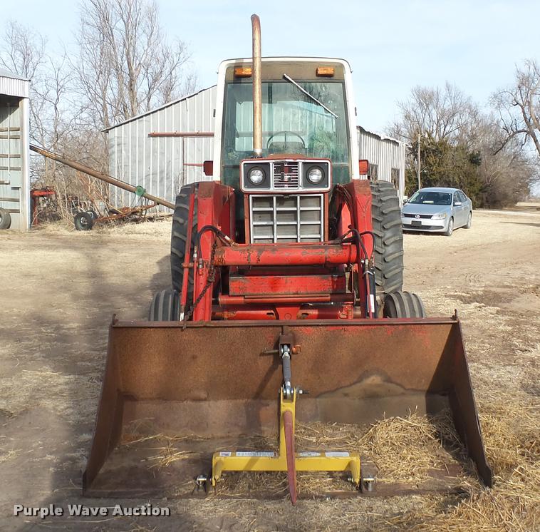image for item BU9463 1981 International Hydro 186 tractor
