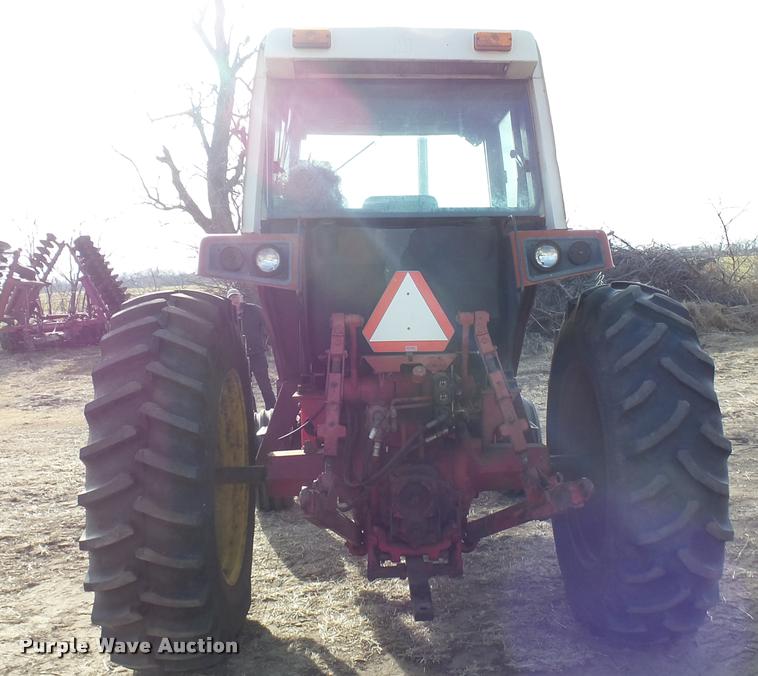 image for item BU9463 1981 International Hydro 186 tractor