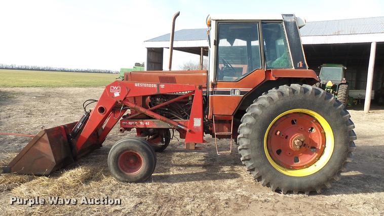 image for item BU9463 1981 International Hydro 186 tractor