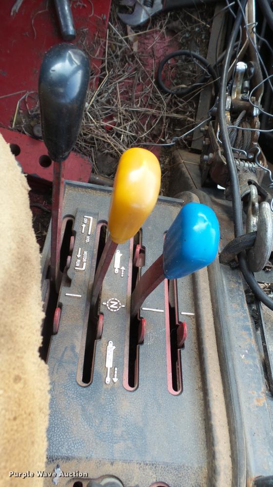 image for item BU9463 1981 International Hydro 186 tractor