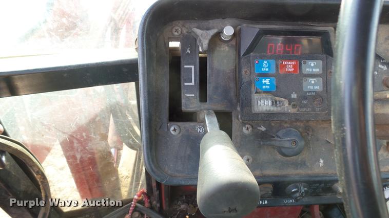 image for item BU9463 1981 International Hydro 186 tractor