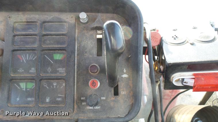 image for item BU9463 1981 International Hydro 186 tractor