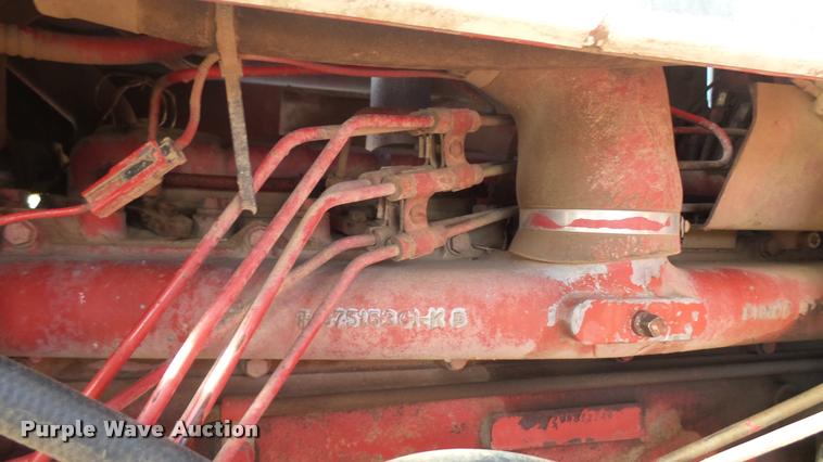 image for item BU9463 1981 International Hydro 186 tractor