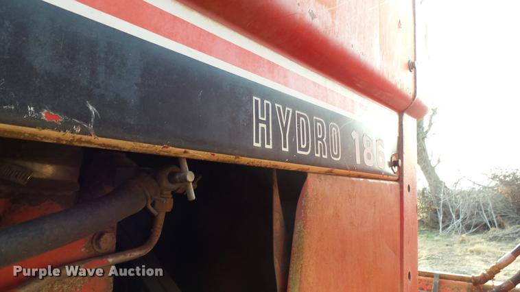 image for item BU9463 1981 International Hydro 186 tractor