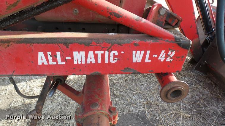 image for item BU9463 1981 International Hydro 186 tractor
