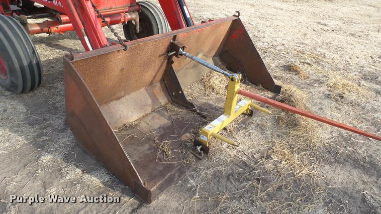 image for item BU9463 1981 International Hydro 186 tractor