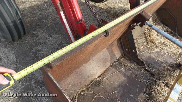 image for item BU9463 1981 International Hydro 186 tractor