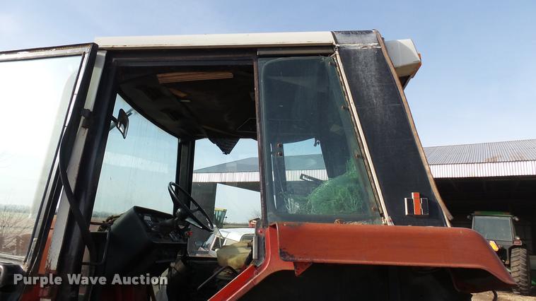 image for item BU9463 1981 International Hydro 186 tractor