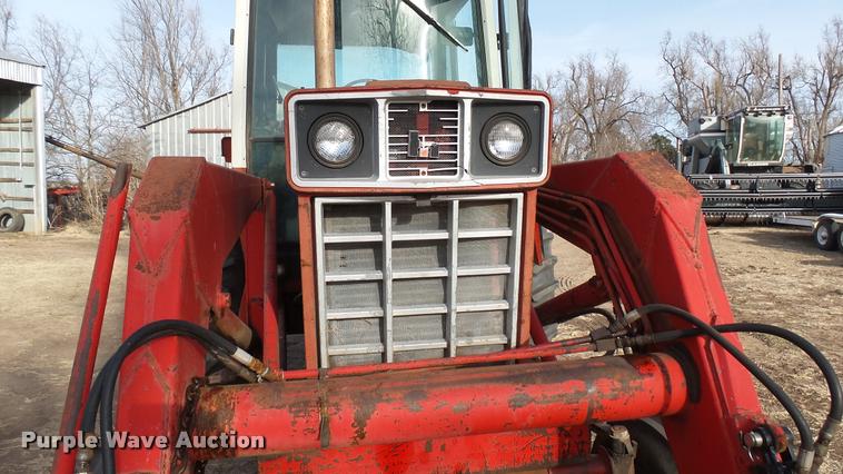 image for item BU9463 1981 International Hydro 186 tractor