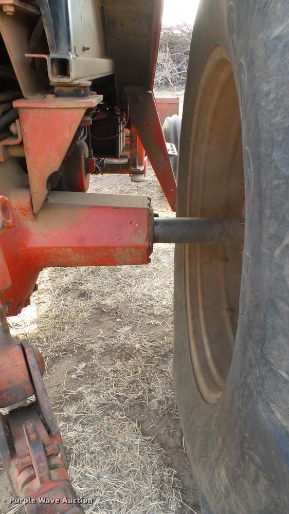 image for item BU9463 1981 International Hydro 186 tractor