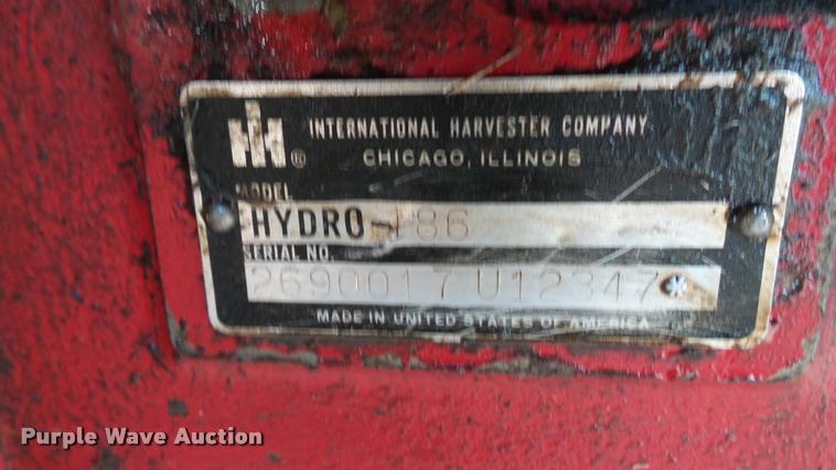 image for item BU9463 1981 International Hydro 186 tractor