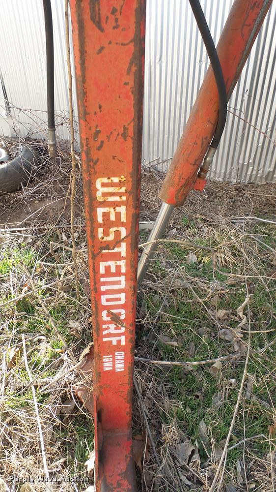 image for item BU9463 1981 International Hydro 186 tractor