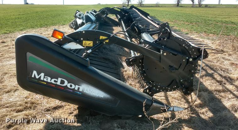 image for item BU9943 2012 MacDon FD70 flex draper head