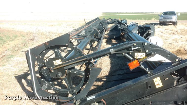 image for item BU9943 2012 MacDon FD70 flex draper head