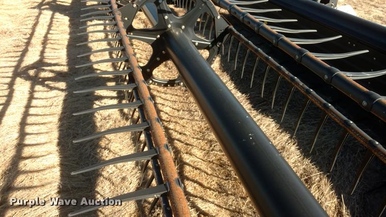 image for item BU9943 2012 MacDon FD70 flex draper head