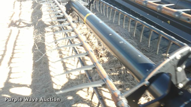 image for item BU9943 2012 MacDon FD70 flex draper head