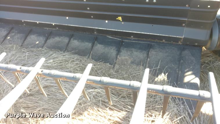 image for item BU9943 2012 MacDon FD70 flex draper head