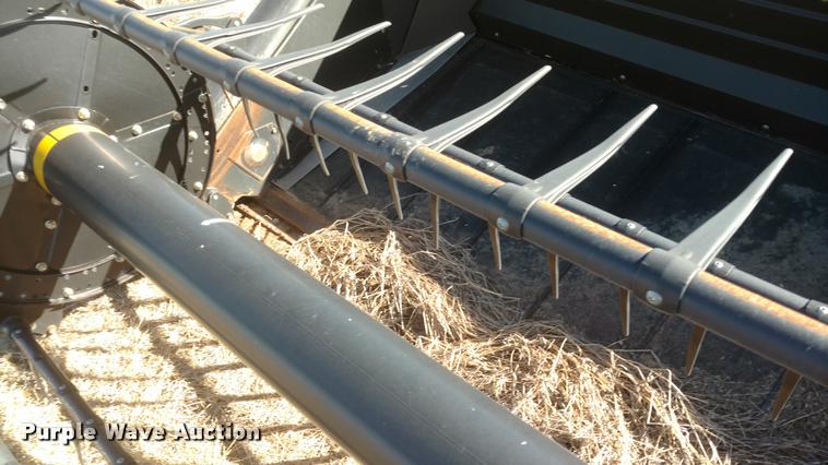 image for item BU9943 2012 MacDon FD70 flex draper head