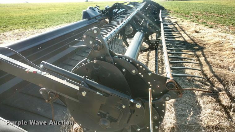 image for item BU9943 2012 MacDon FD70 flex draper head