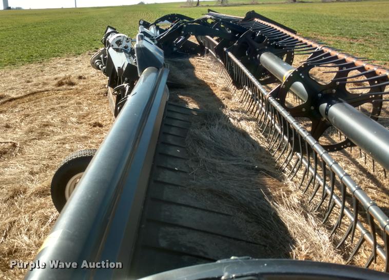 image for item BU9943 2012 MacDon FD70 flex draper head