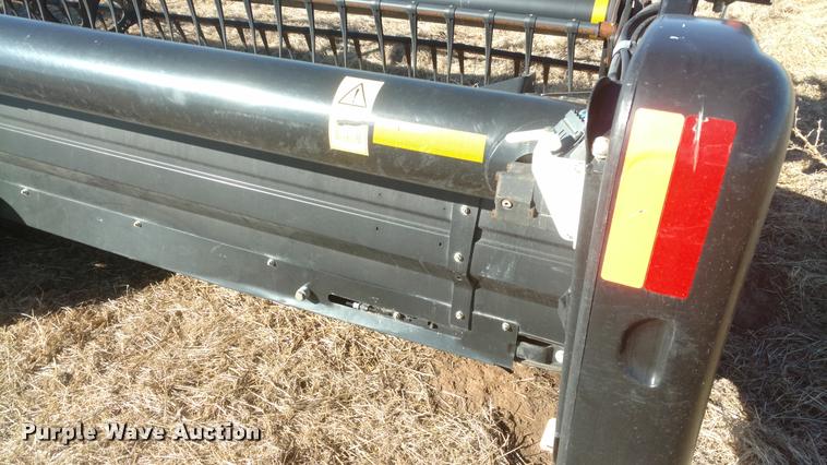 image for item BU9943 2012 MacDon FD70 flex draper head