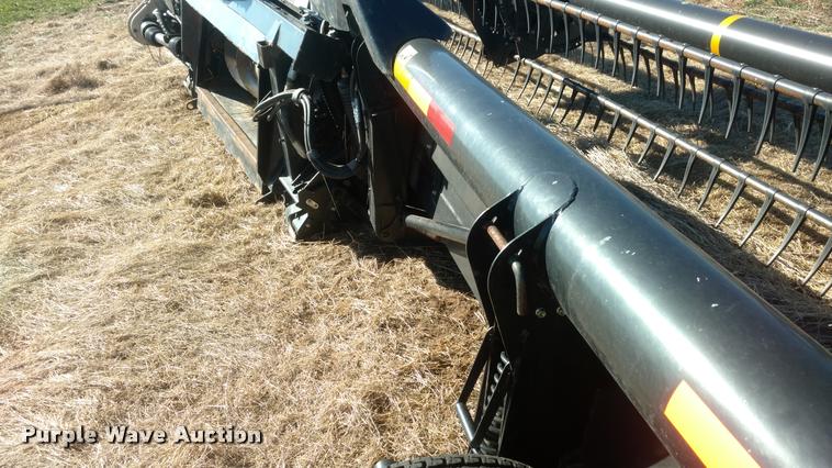 image for item BU9943 2012 MacDon FD70 flex draper head