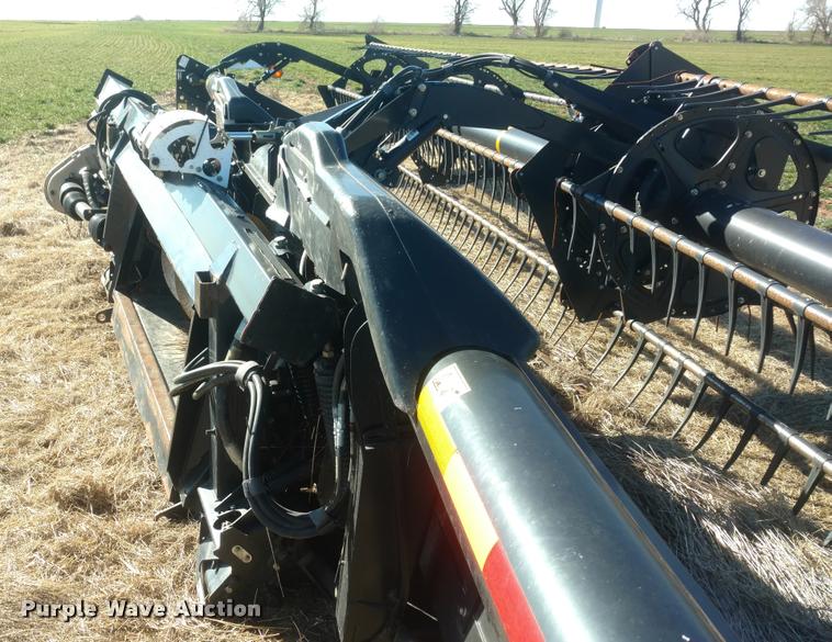 image for item BU9943 2012 MacDon FD70 flex draper head