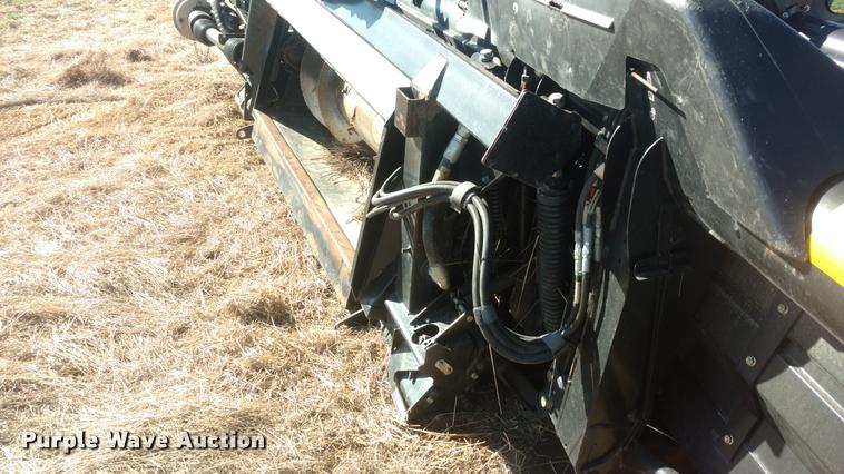 image for item BU9943 2012 MacDon FD70 flex draper head