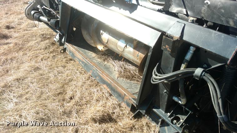 image for item BU9943 2012 MacDon FD70 flex draper head