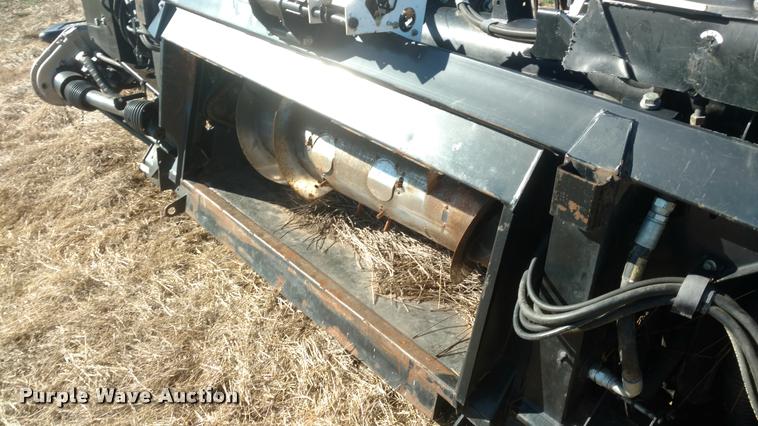 image for item BU9943 2012 MacDon FD70 flex draper head