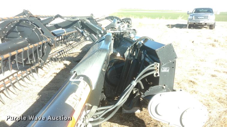 image for item BU9943 2012 MacDon FD70 flex draper head