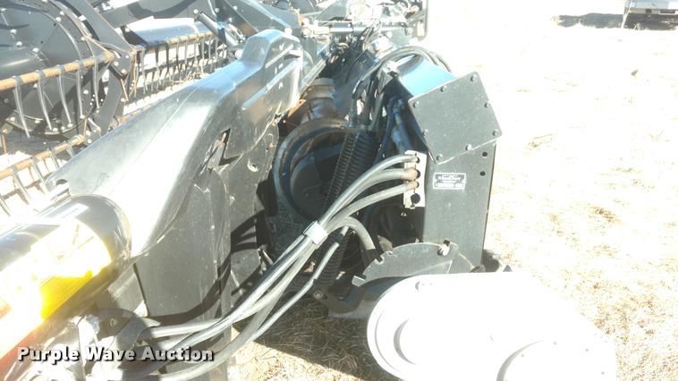 image for item BU9943 2012 MacDon FD70 flex draper head