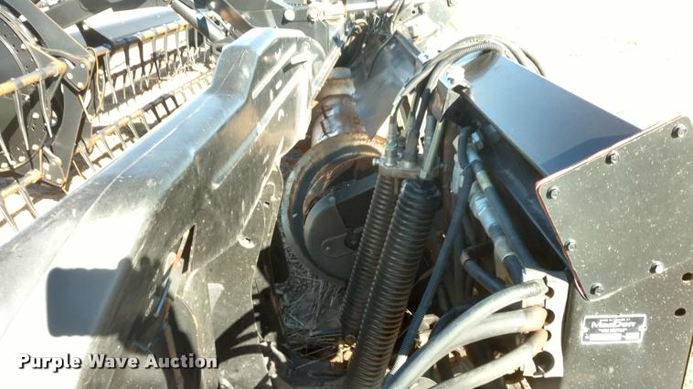 image for item BU9943 2012 MacDon FD70 flex draper head