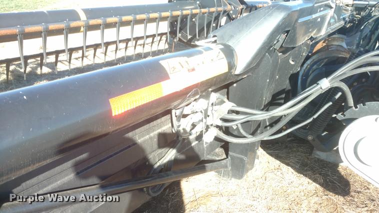 image for item BU9943 2012 MacDon FD70 flex draper head