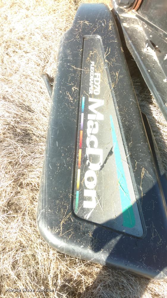 image for item BU9943 2012 MacDon FD70 flex draper head