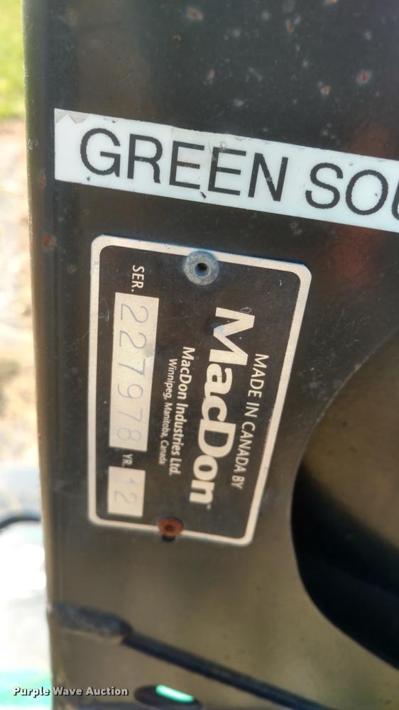 image for item BU9943 2012 MacDon FD70 flex draper head