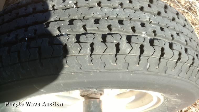 image for item BU9943 2012 MacDon FD70 flex draper head