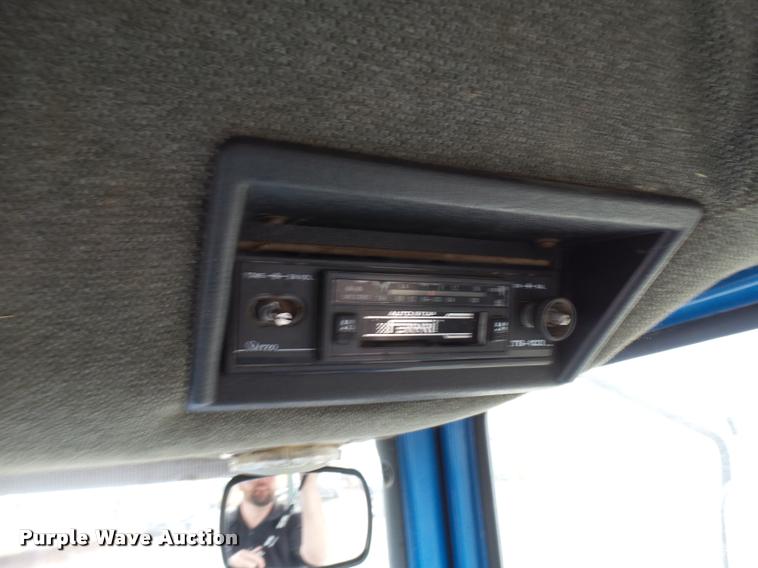 image for item CC9094 1987 Ford 5610 Series II tractor