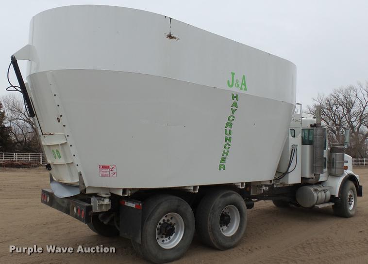 image for item DA0303 2003 Kenworth T800 mixer truck