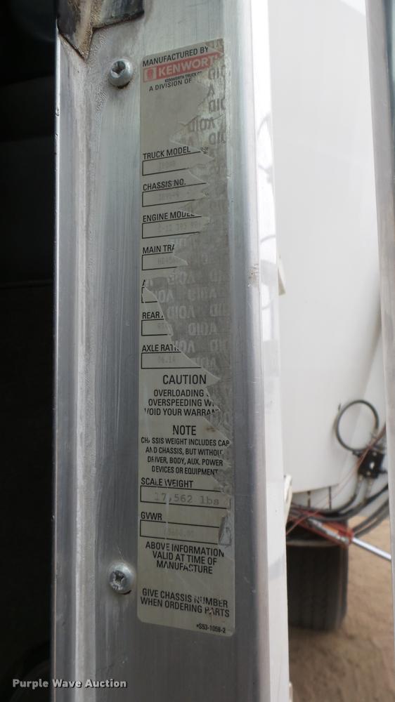 image for item DA0303 2003 Kenworth T800 mixer truck